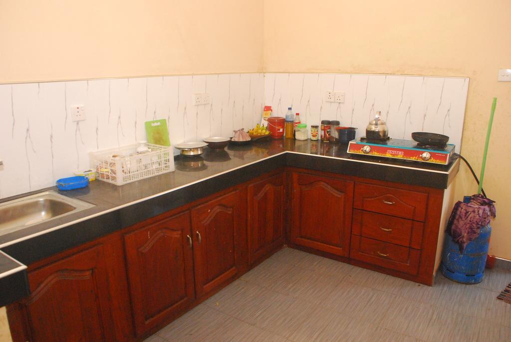 Seetha'S Hostel Negombo Exterior photo